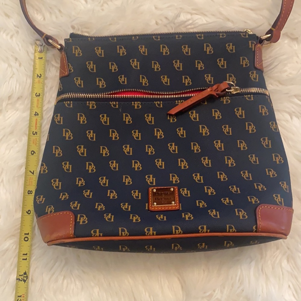 EUC Dooney & Bourke navy initial over shoulder satchel - Picture 15 of 16